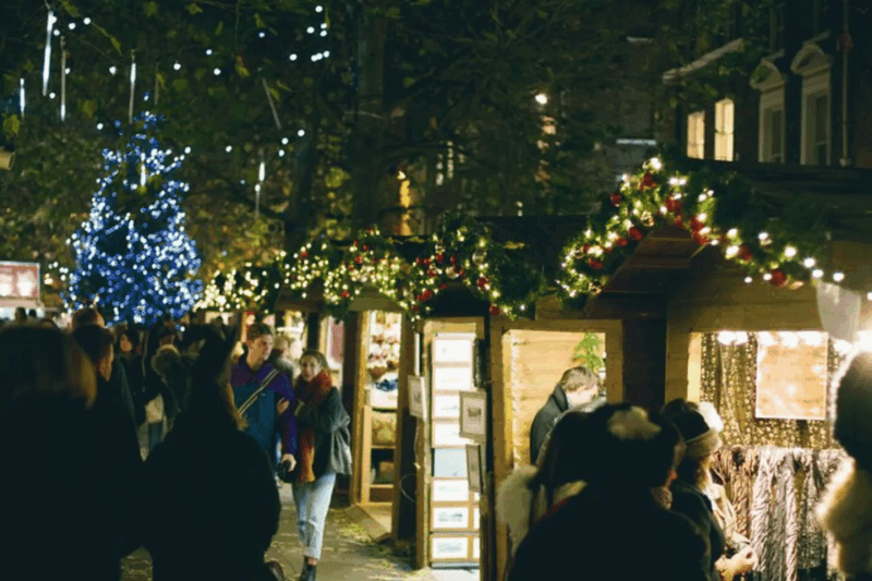 york-christmas-market-and-city-highlights-walking-tour
