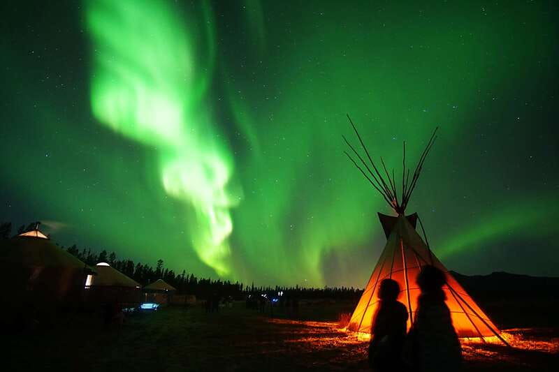 yukon-aurora-borealis-late-night-viewing-tour