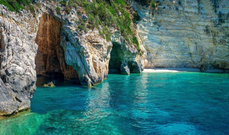 zakynthos-small-boat-trip-to-keri-mizithres-marathonisi