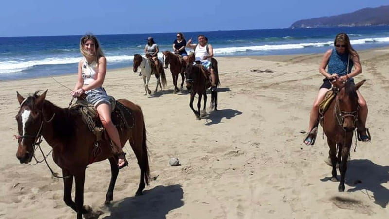 zihuatanejo-horseback-riding-on-the-beach