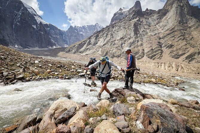 14 Day Epic Kyrgyzstan Trek in Tian Shan and Pamir Alay Mountains - Key Points