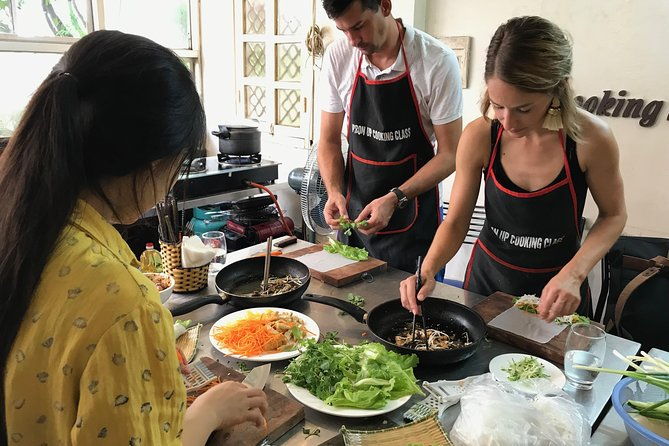 5 Traditional Dishes Hanoi Cooking Class with Market Trip - Key Points