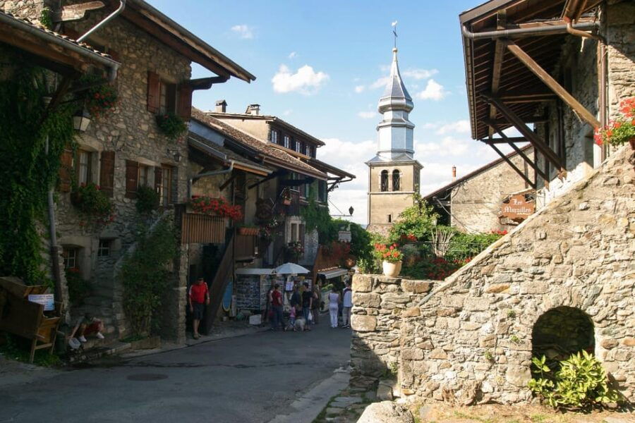 A guided tour of the medieval village of Yvoire - Exploring Yvoire: What to Expect