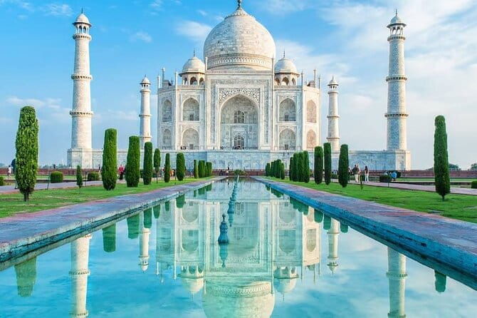 All Inclusive Taj Mahal, Agra Fort or Baby Taj Tour by SUV Car - Visiting the Taj Mahal: The Jewel of India