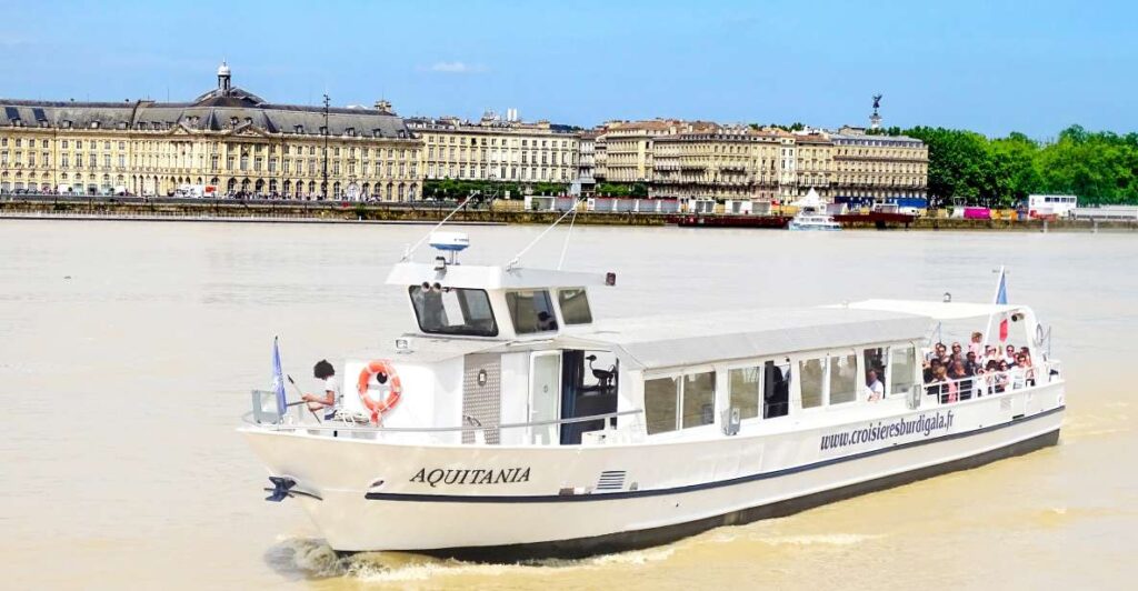Bordeaux: Guided River Cruise