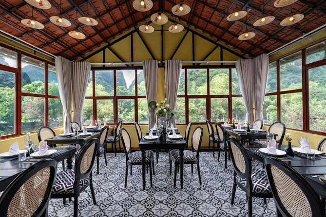 Hanoi to Ninh Binh 1 day: Trang An - Tam Coc - Mua Cave - Hoa Lu - The Itinerary in Detail