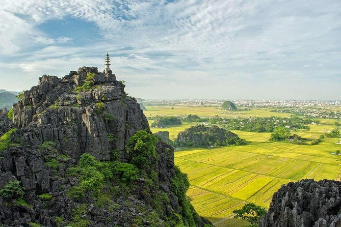 Hoa Lu -Tam Coc - Mua Cave Full Day Trip with Limousine Bus - Discovering Hoa Lu — Vietnam’s Ancient Capital