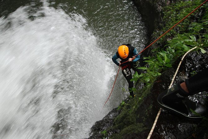 Intermediate canyoning trip in Bali " Samba canyon " - Safety Briefing & Equipment