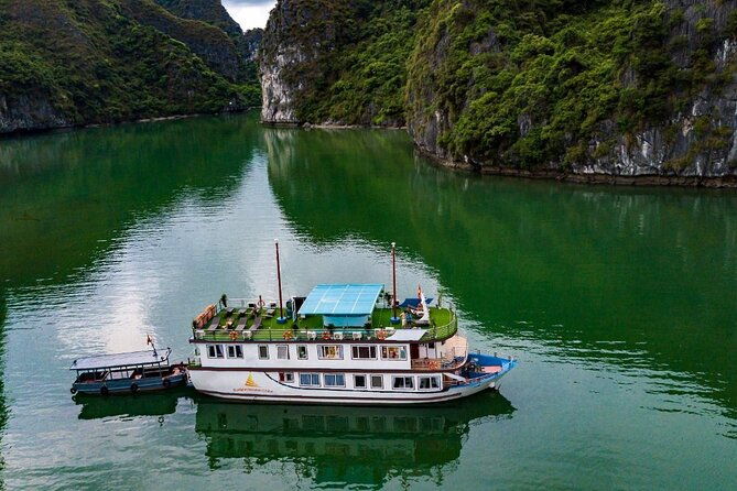 Lan Ha bay Boutique Cruise 2D/1N Tour: Kayaking & swimming at pristine places - An In-Depth Look at the Lan Ha Bay Boutique Cruise