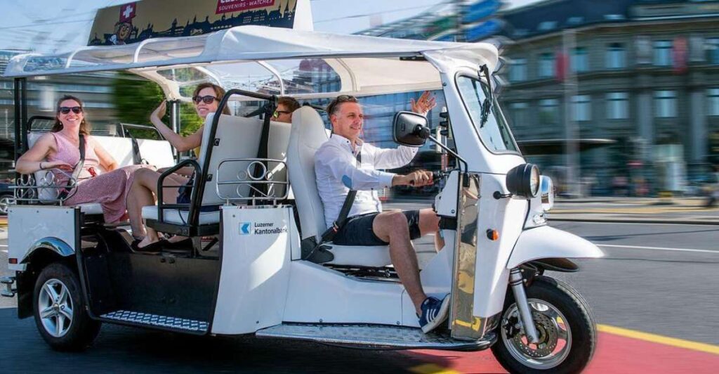 Lucerne: eTukTuk City Tour