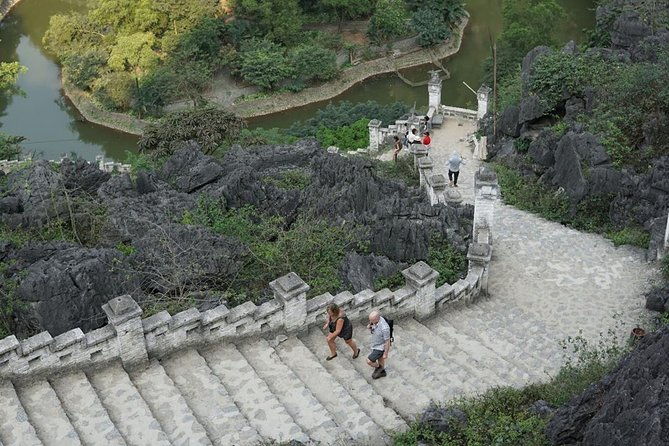 Luxury Bai Dinh Pagoda ,Trang An Boat Trip & Mua Cave 1 Day Trip - In-Depth Review of the Tour Experience