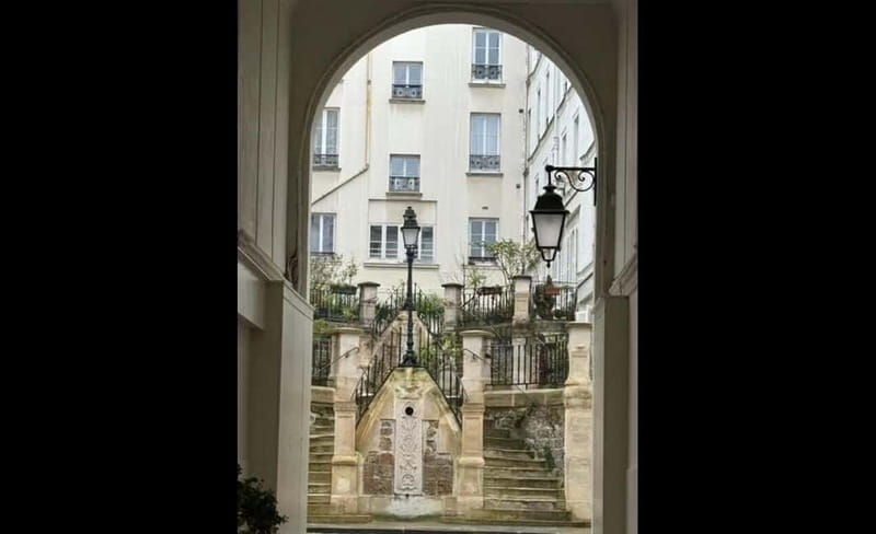 Montmartre for Art Lovers - Walking tour with Expert Guide