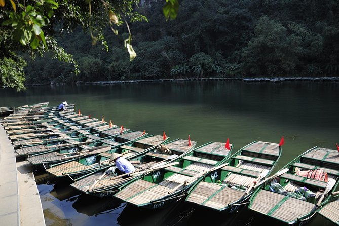 Ninh Binh Photo Explorer - Discovering Ninh Binh with a Camera