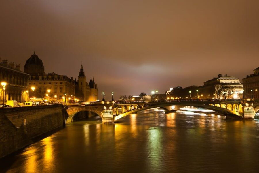 Paris: Illuminated Walking Tour - Starting Points and Meeting Logistics
