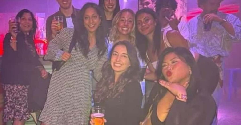 Paris: Pub Crawl with Shots and Nightclub Entry