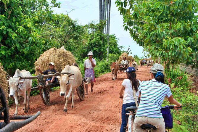 Private Countryside & Floating Village Jeep Tour from Siem Reap - Exploring the Cambodian Countryside in Style