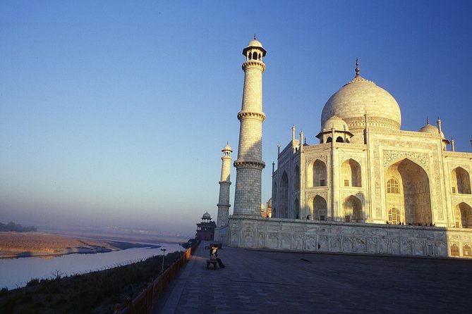 Private Taj Mahal and Agra Tour from Gurugram(Gurgaon) by Car - The Full Breakdown of Your Day in Agra