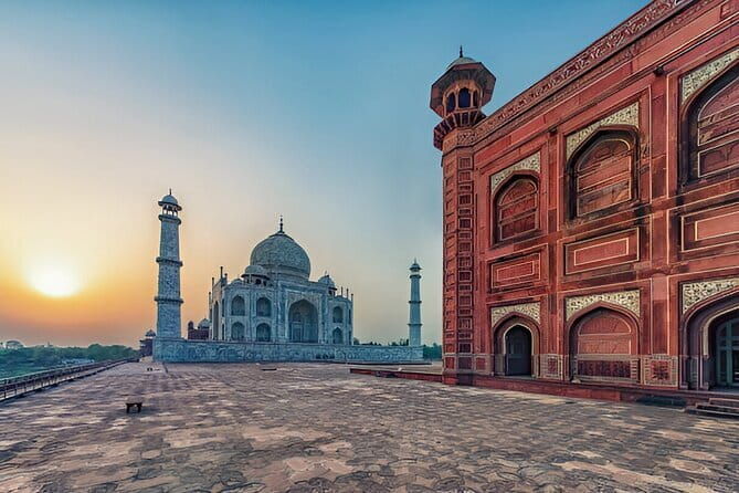 Private Taj Mahal Sunrise Tour and Agra Sightseeing from Delhi - The Experience in Detail