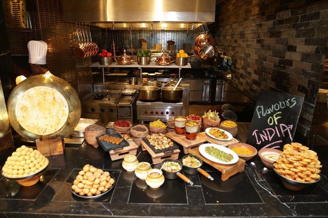 Sunrise at Tajmahal - Same Day Agra Tour From Delhi (All Inclusive Tour) - Arriving in Agra: The Journey Begins