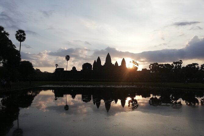 Sunrise Small Group Tour to Angkor Wat Temple - The Experience in Detail