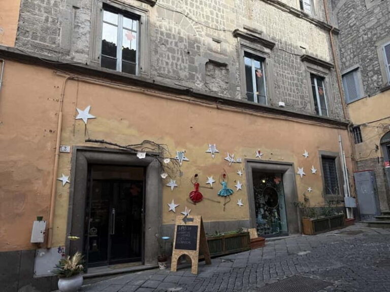 2-hour Ceramics Workshop in downtown Viterbo - The Creative Process in Detail