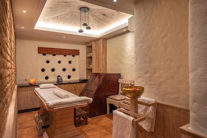 14 Day Ayurveda + Yoga Detox Retreat in Nepal - Accommodation & Environment