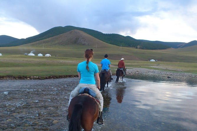 15 days Combination of Gobi and Central Mongolia - Transportation, Accommodations, and Practicalities