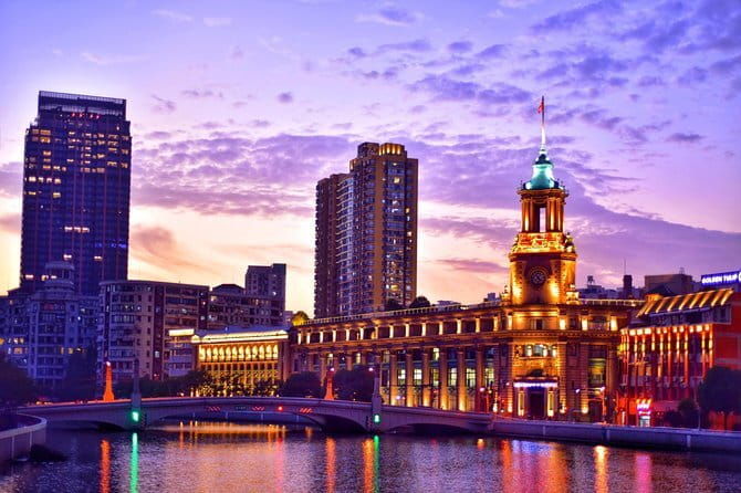 2.5-Hour Private Shanghai Bund Walking Tour including Local Dumpling Tasting - What’s Included and What to Consider