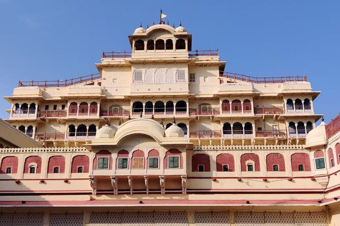 2-Day Private Jaipur City Sightseeing Tour with Three Forts - Day 1: Exploring Jaipur’s Ancient Forts and Palaces