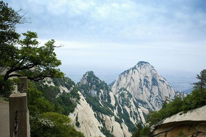 2-Day Xi'an Private Tour: Mount Huashan and Terracotta Warriors - What Makes This Tour Stand Out