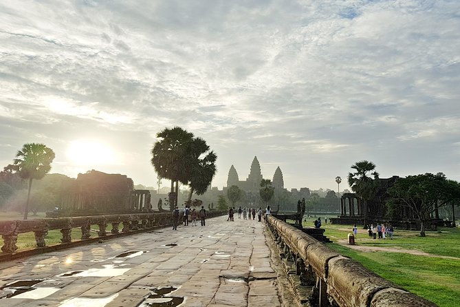 2-Days Private Tour in Angkor Sunrise, Banteay Srei and Beng Mealea Temple - An In-Depth Look at the Tour Experience