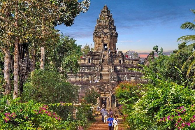 2 Days Private Tour in Angkor Wat - Authentic Experiences Highlighted by Reviewers