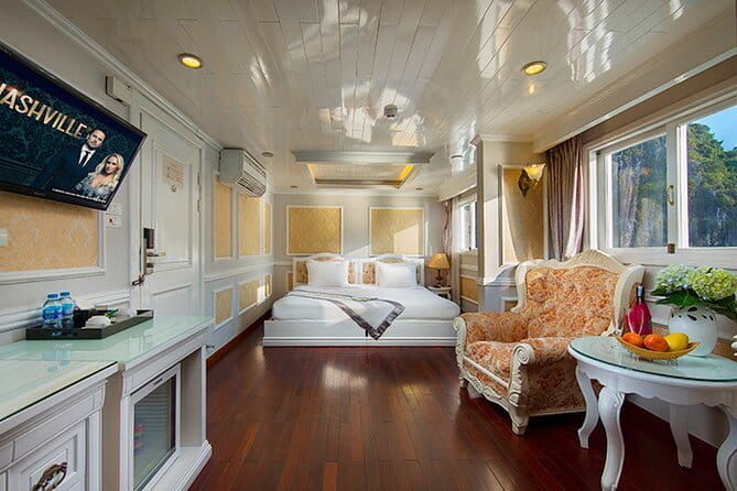 2D1N Bai Tu Long Bay on Luxury Wooden Junk - Authentic Experiences in a Luxurious Setting