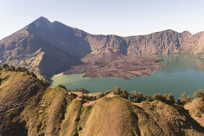 3 Days Tour in Mount Rinjani Summit with Lake Hiking - Who Is This Trek Perfect For?