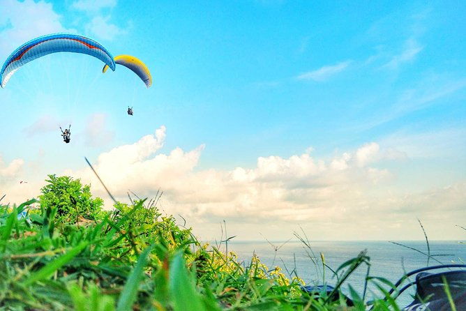30 minutes tandem Paragliding tours in Bali with free photo/video - Safety and Inclusions