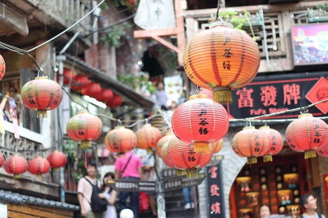 6 Hours Private Charter from Taipei in Shifen and Jiufen - Exploring Shifen Waterfall