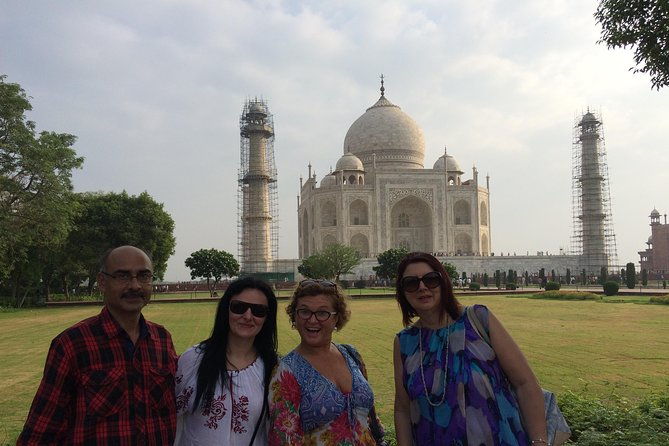 Agra Taj Mahal All Inclusive Tour by Gatimaan Express Train - Visiting Agra Fort: A Mughal Masterpiece