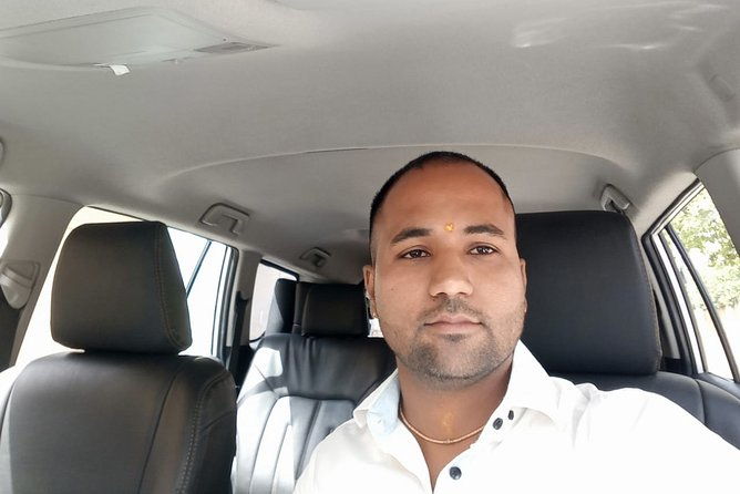 Airport Taxi: Round Trip Transfer Between Delhi & Delhi Airport DEL - Deep Dive: The Experience in Practice