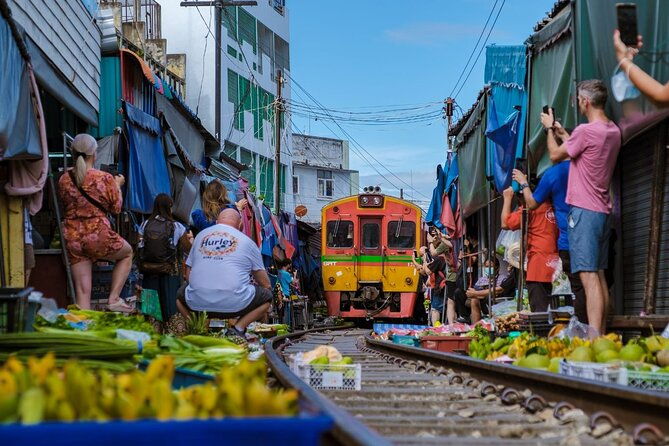 Amphawa Floating Market & Maeklong Railway Train Market Tour - Exploring the Itinerary in Detail
