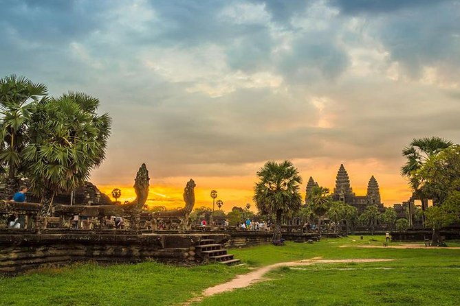 Angkor Temples with Sunset 1-Day Tour - The Detailed Breakdown of the Tour Experience