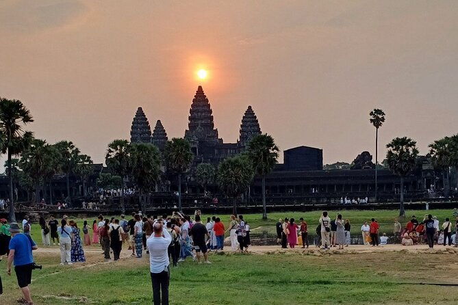 Angkor Wat Sunrise Tour - Discovering the Temples: What to Expect on the Tour