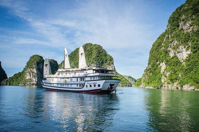 Bai Tu Long Bay 2 Day 1 Night Cruise - The Itinerary in Detail