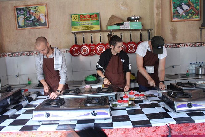 Balinese cooking school (9 Dish Cooking and Market Tour) - FAQs