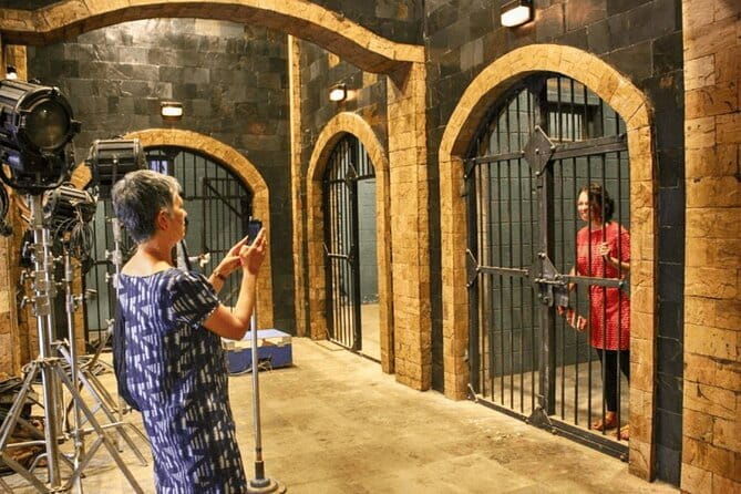 Bollywood Group Cruise Studio Tour - Transportation & Group Size