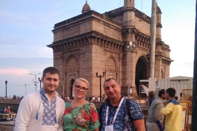 Bollywood Studio Tour with Slum & City Tour - Exploring Mumbai’s Highlights