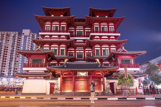 City Tour+Gardens by the Bay(FlowerDome&JurassicWorld) Transfers - Exploring Chinatown and Thian Hock Keng Temple