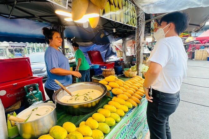 Culinary adventure in Mueang Non with Small group - Street Food Extravaganza at Prachaniwet 1 Market