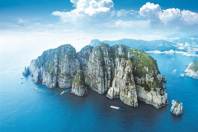 Day trip to beautiful Korean marine national park, Hallyeohaesang - The Experience of the Guides and the Tour Atmosphere