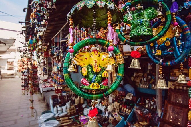 Delhi: Private Guided Shopping Tour with Transfers - What Makes This Tour Stand Out?