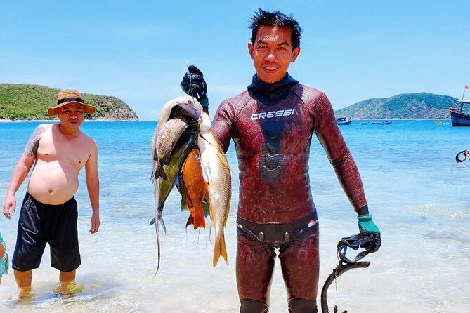 Deserted Island Tour and Fish Hunting in Nha Trang - Hon Mun Island: Snorkeling & Coral Watching